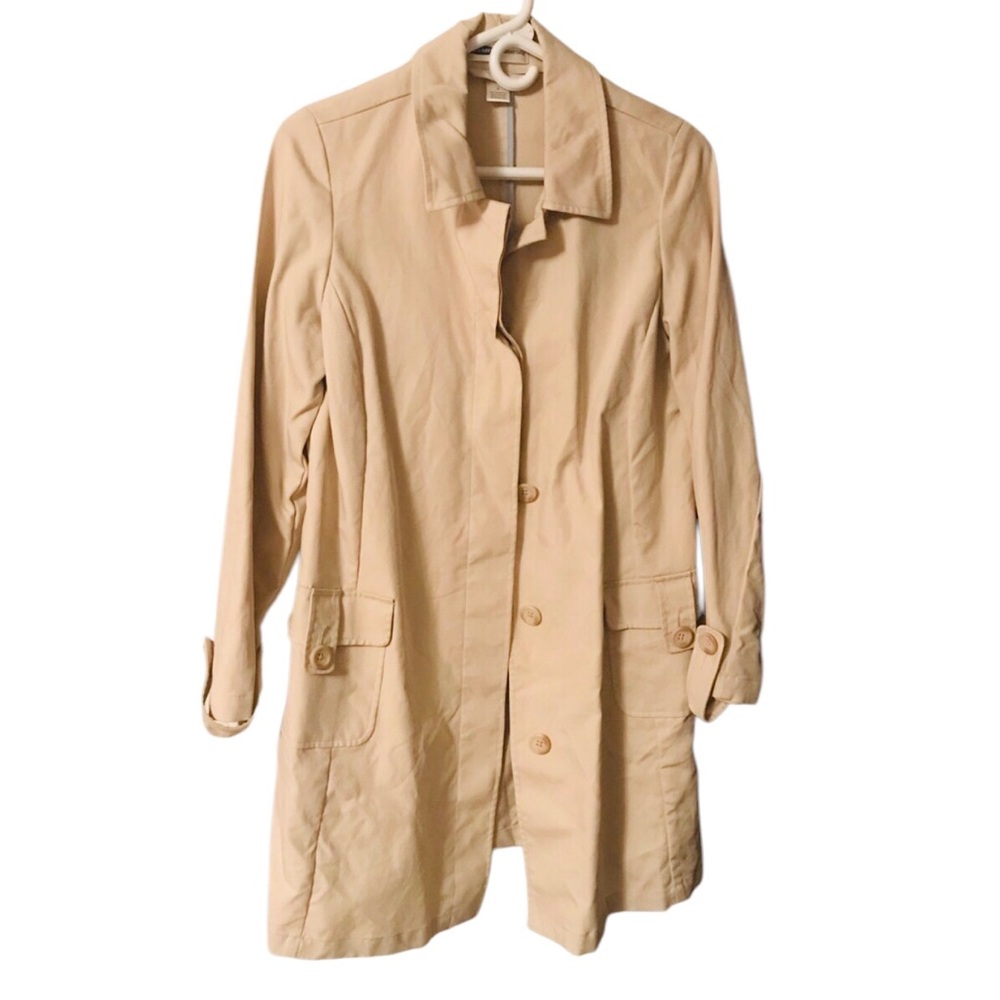 Maternity trench coat